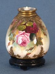 Vaso Royal Worcester, con decoracin de rosas, con base -50-