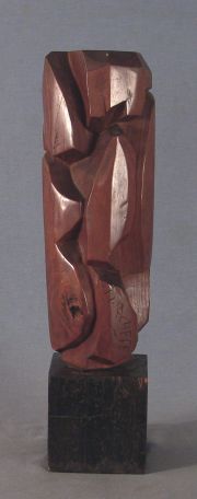 MARCHESE, V. Figura, talla madera, con base