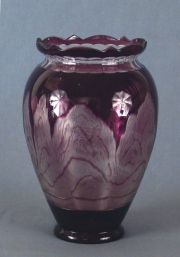Vaso de cristal, doble tono violeta y traslcido.