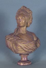 Busto femenino, escultura en terracota.