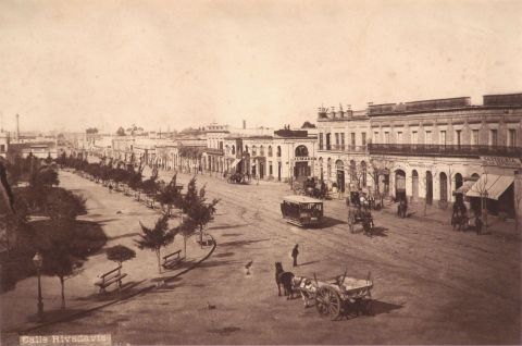 BOOTE, Samuel. Calle Rivadavia (actual Plaza Miserere), albmina sin montar, circa 1880. 0,15 x 0, 21 cm