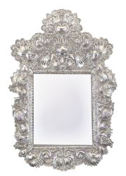 Espejo colonial de madera con marco de plata