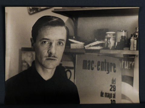 Sameer MAKARIUS; fotografa sobre gelatina de plata. Aos 60. 'Mc Entyre', fda al dorso. 39,5 x 29 cm.