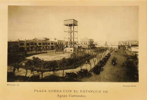FOTOGRAFIA. Witcomb. Plaza Lorea con el estanque de Aguas Corrientes. Fototipia ao 1889.