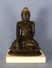 Buda en bronce. Tahilandia Alto: 56 cm.