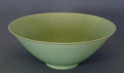 Bowl de porcelana celadon con decoracion de peces
