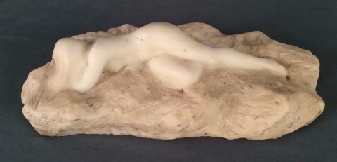 Fortini, Edouard., Desnudo Femenino, escultura de mrmol tallado, firmada. Frente 40 cm.