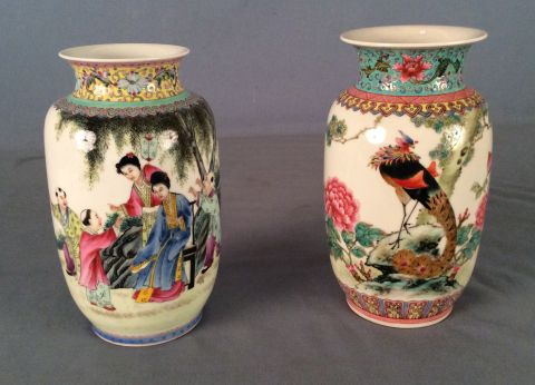 Tres vasos chinos distintos tamaos, pintados a mano.