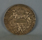 Alfonso XIII - Victoria, medalla de bronce. 'Las dos razas que colonizaron la Amrica ...