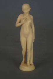 Descomps, Joe 1869-1950 Jeune Femme, escultura marfil tallada fda. Joe Descomps. Peq. faltante