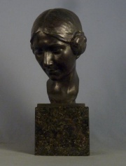 Troiano Troiani, Cabeza de mujer, escultura bronce -90-