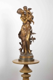 Moreau , bronce, mujer con angel., con pie de madera dorada. -129-