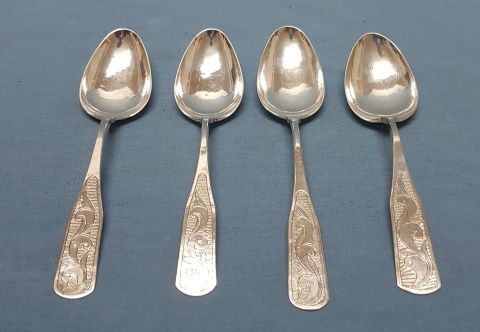 Cuatro cucharas de plata. Norte Argentino. S. XIX.