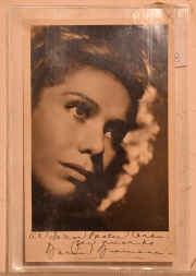 HEINRICH ANNEMARIE, fotografa, firmada y dedicada por la concertista argentina Mara Mariani, circa 1945. Mide: 11 x 17