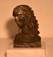 Fabian, Galdamez 'Mara', escultura de bronce fda. Base de mrmol blanco.