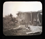 FERNANDEZ AQUILINO, Positivo de vidrio, Catamarca, Rancho Tpico, circa 1898. 7 x 6 cm.