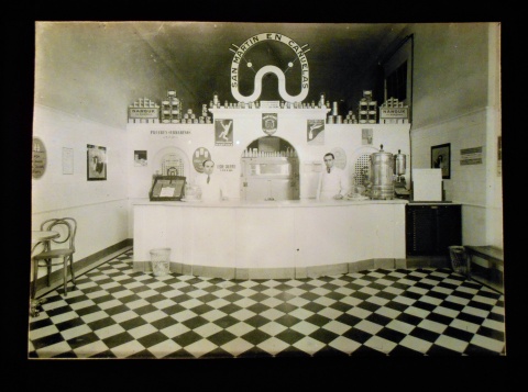 LA MARTONA. Cauelas. positivo de vidrio. Despacho al Publico. 1910. 8x6 cm.