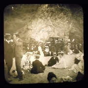 CHILE, positivo de vidrio, BAISTAS EN VIA DEL MAR, circa 1910, mide: 7 x 8 cm.