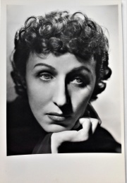 HEINRICH ANNEMARIE, fotografa de la actriz BERTA SINGERMAN, circa 1938, Mide 11 x 17 cm.