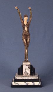 Bailarina, escultura bronce y pasta. Alto: 63,5 cm.