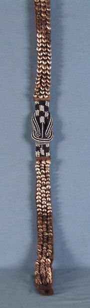 Cinturon tribal con caracoles -417