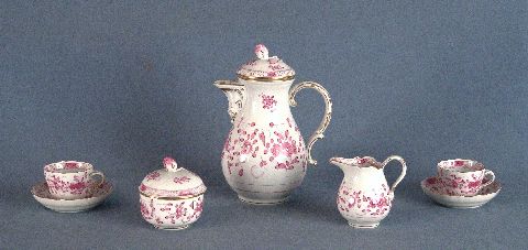 Pz. café porcelana Meissen con flores rosa, 6 pocillos c/pl. lechera, azucarera y cafetera