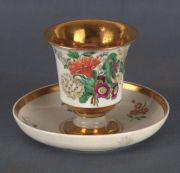 Taza y plato Meissen, decoración floral.