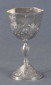 Copa plata con decoración de vid judaica