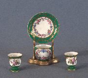 Noel, Piezas taza de t con plato y 2 pocillos Sevres verdes