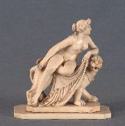 Europa, figura de marfil tallado -134-