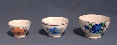Cuencos de ceramica con flor