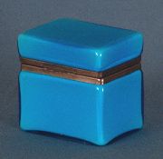 Caja opalina azul