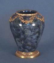 Vaso de ceramica gris con montura de bronce dorado (#)