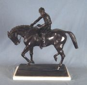 Jockey a caballo, escultura en petit bronce