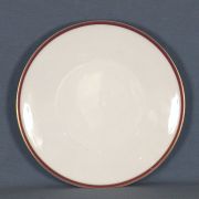 Juego de porcelana Bavaria, Germany, Heinrich, blanca con marli dorado y bordo. Comp. por: 42 platos de mesa (peq. casca