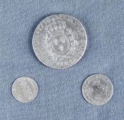 Tres Monedas Francesas