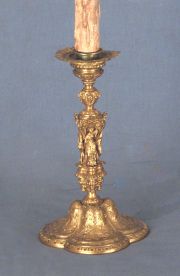 Par de lámparas de escritorio, candelabros de bronce con figuras (medias pantallas)