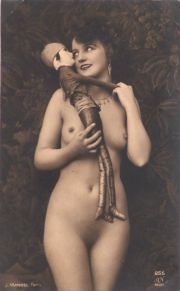 Julian Mandel, tres fotografias sobre desnudos femeninos.