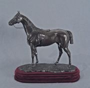 Winder, R. Caballo 'Rennpferd', escultura de bronce, firmada