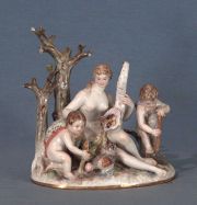 La abundancia y el mundo, grupo de porcelana de Meissen. Faltantes roturas.