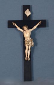 Crucifijo marfil, cruz de madera.