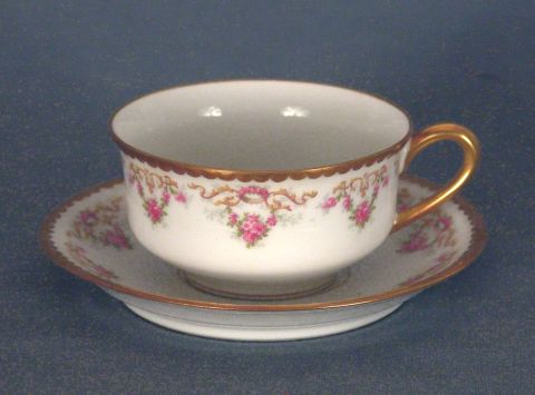Tazas para te con platos porcelana Limoges , 1 taza con fisura