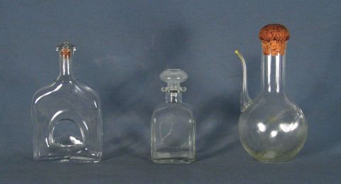 Botellones distintos de vidrio.