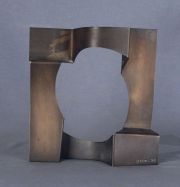 IOMMI. Arco, escultura de bronce, firmada Iommi 72.