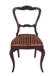 Sillas Victorianas, asiento tapizado en pana a bastones, faltan dos molduras.