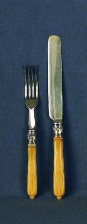 Juego de lunch: 12 cuchillos y 12 tenedores
