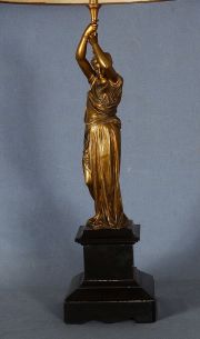 Lámparas de bronce figuras de mujer, con pantallas