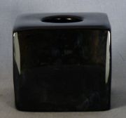 Sauati, Cubo vidrio negro con inscripcion, fda. en la base. Italiano