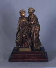 Pareja, escultura de bce. Firmado en el zócalo F. Aiselin. 32 cm.