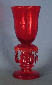 Vaso y recipiente color rubi. (2)